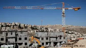 Israel: Wohnungsbau in Ostjerusalem (picture-alliance/N. Alon)