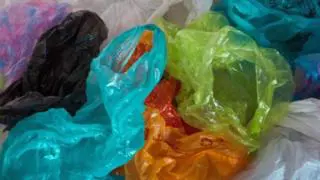 Takataka za plastiki zisizoweza kuchakatwa tena ambazo ni hatari za mazingira