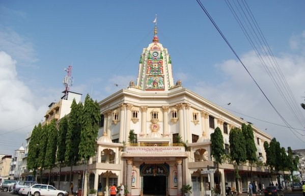 Shri_Kutch_Satsang_Temple.jpg