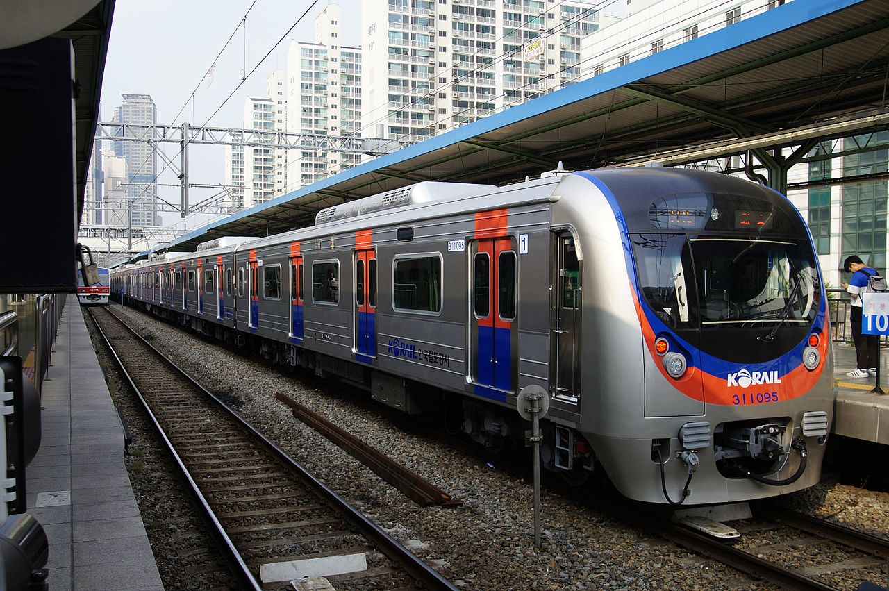 1280px-Korail_Line_1_Gyeongin_express_train_at_Guro.jpg