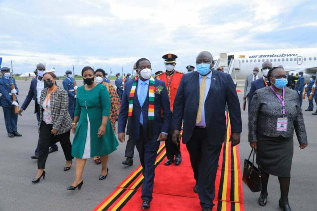 Zimbabwe’s president Emmerson Mnangagwa also arrived in Uganda for the swearing-in ceremony of President Museveni.