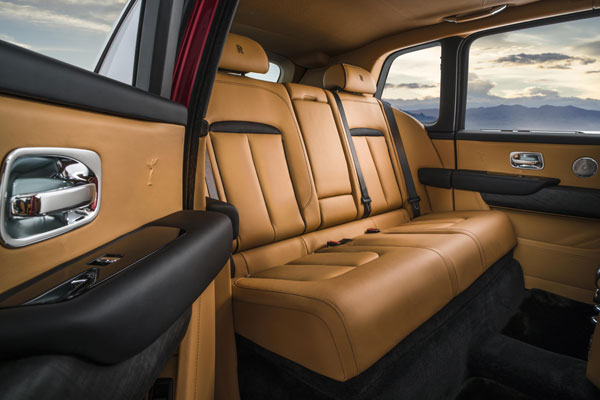 rolls-royce-cullinan-seats-1525956815.jpg