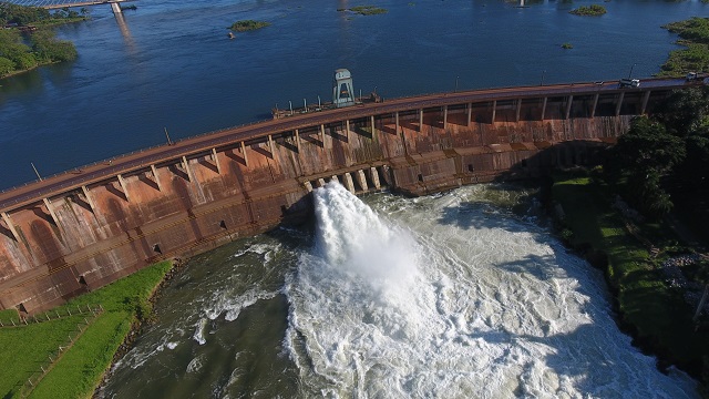 Nalubaale-dam-2.jpg